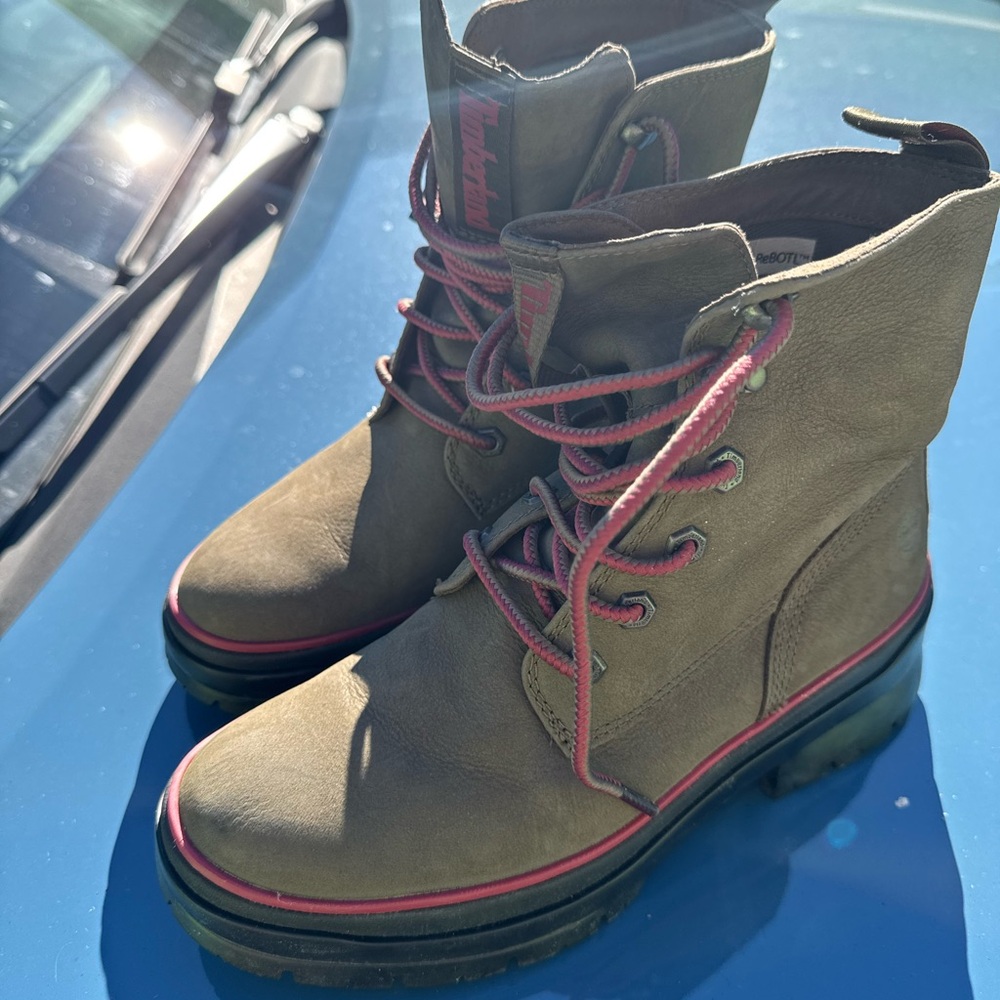 TIMBERLAND WOMEN MALYNN EK PLUS WATERPROOF MID BOOT LIKE NEW